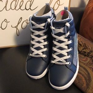 Brand New Navy Blue Girls Rhinestone Skechers Sz 4.5